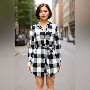 🖤 H&M Black and White Flannel Dress 🖤